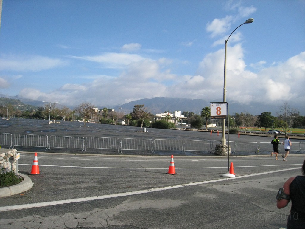 Pasadena Marathon California 2010-02 0550.jpg - The Pasadena California Marathon - 2010.